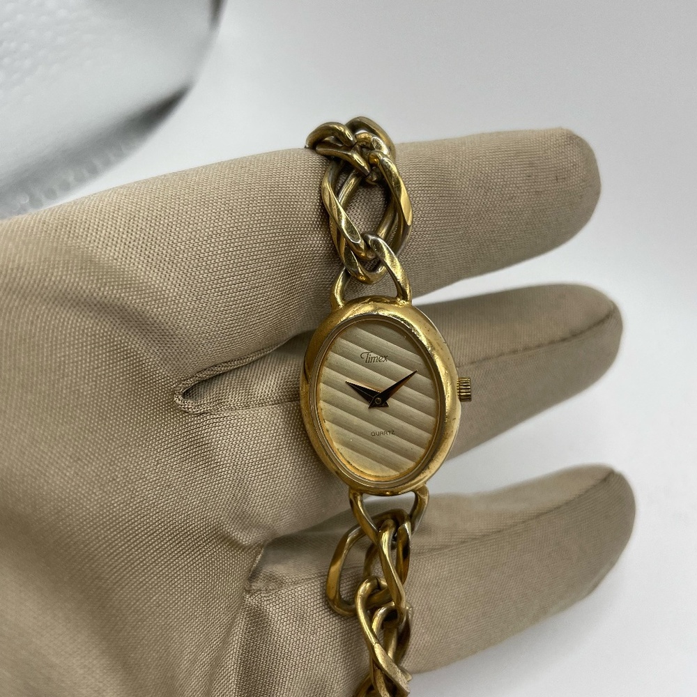 Vintage Beautiful Women's Timex Watch On a Unique Bracelet Made in Britain